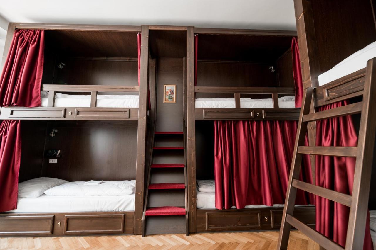 Vienna Boutique - Premium Hostel Exterior photo
