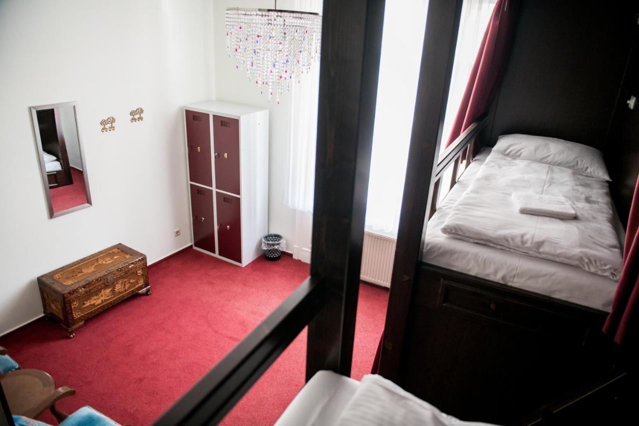 Vienna Boutique - Premium Hostel Exterior photo